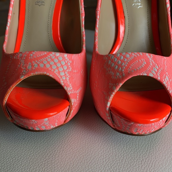 Like new aldo heels - Picture 2 of 8